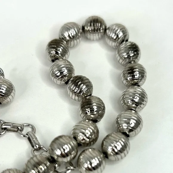 Vintage Coro Silver Tone Metal Ball Beaded Necklace - Picture 4 of 9